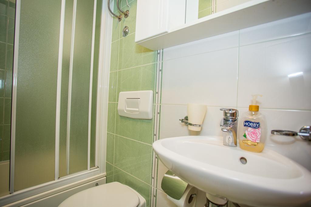 Apartments Mira Kaštela Eksteriør bilde